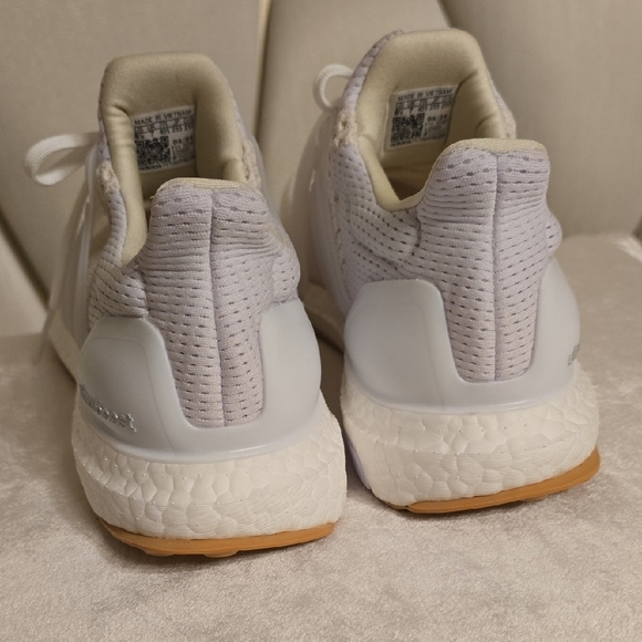 Adidas Women's White Sneakers NWOT - Picture 6 of 11